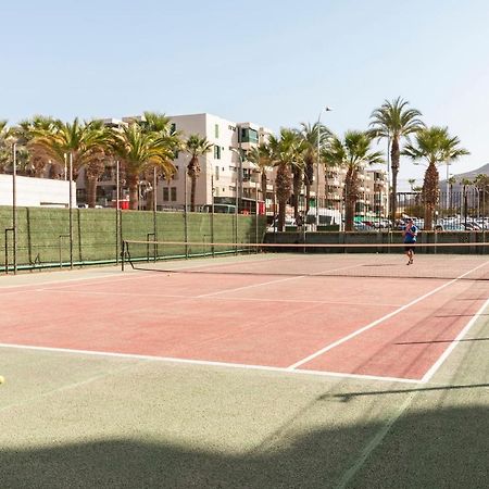 Homeforguest Modern And Recently Renovated Apartment In Arona Arona  Exterior photo
