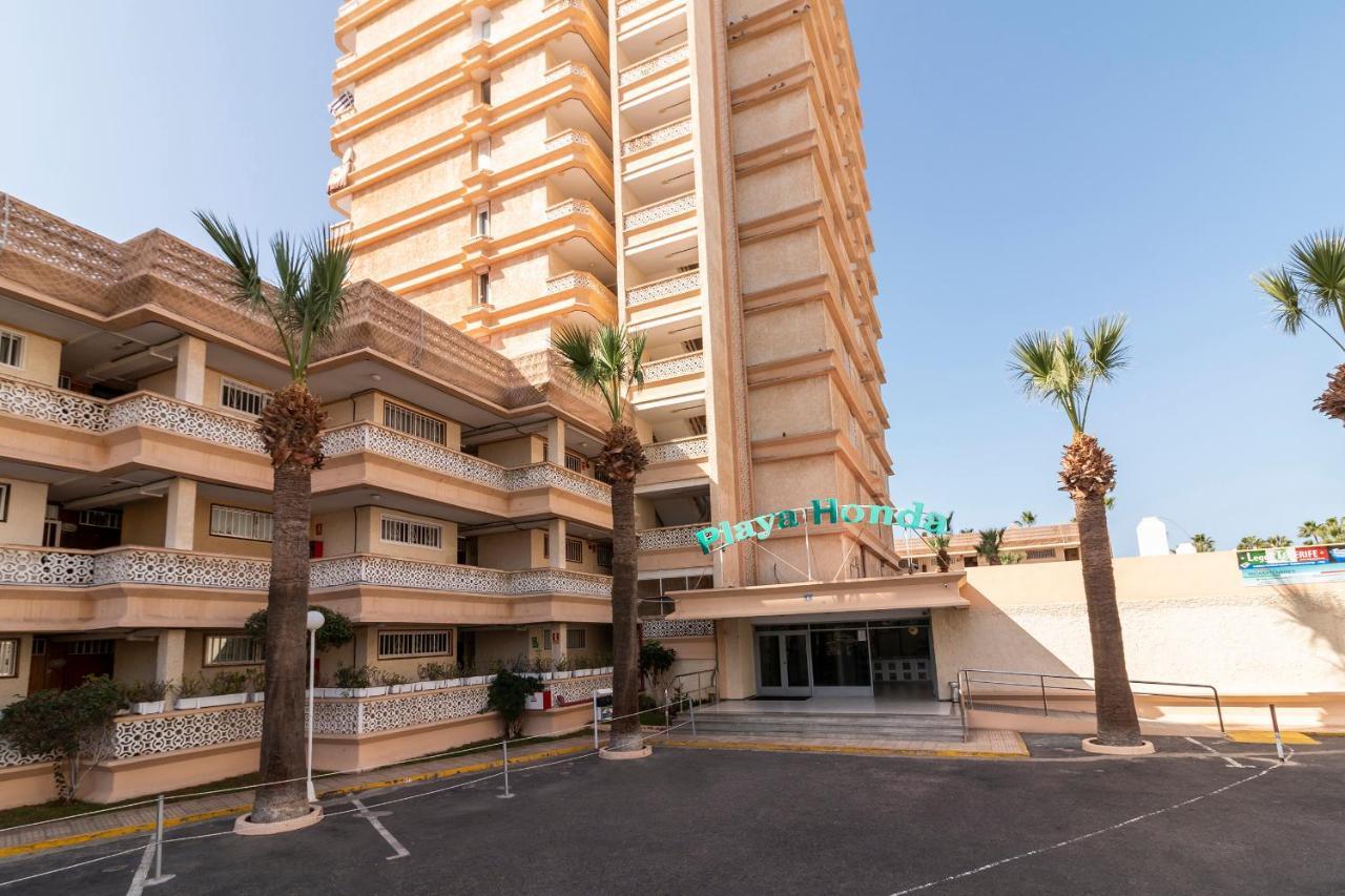 Homeforguest Modern And Recently Renovated Apartment In Arona Arona  Exterior photo