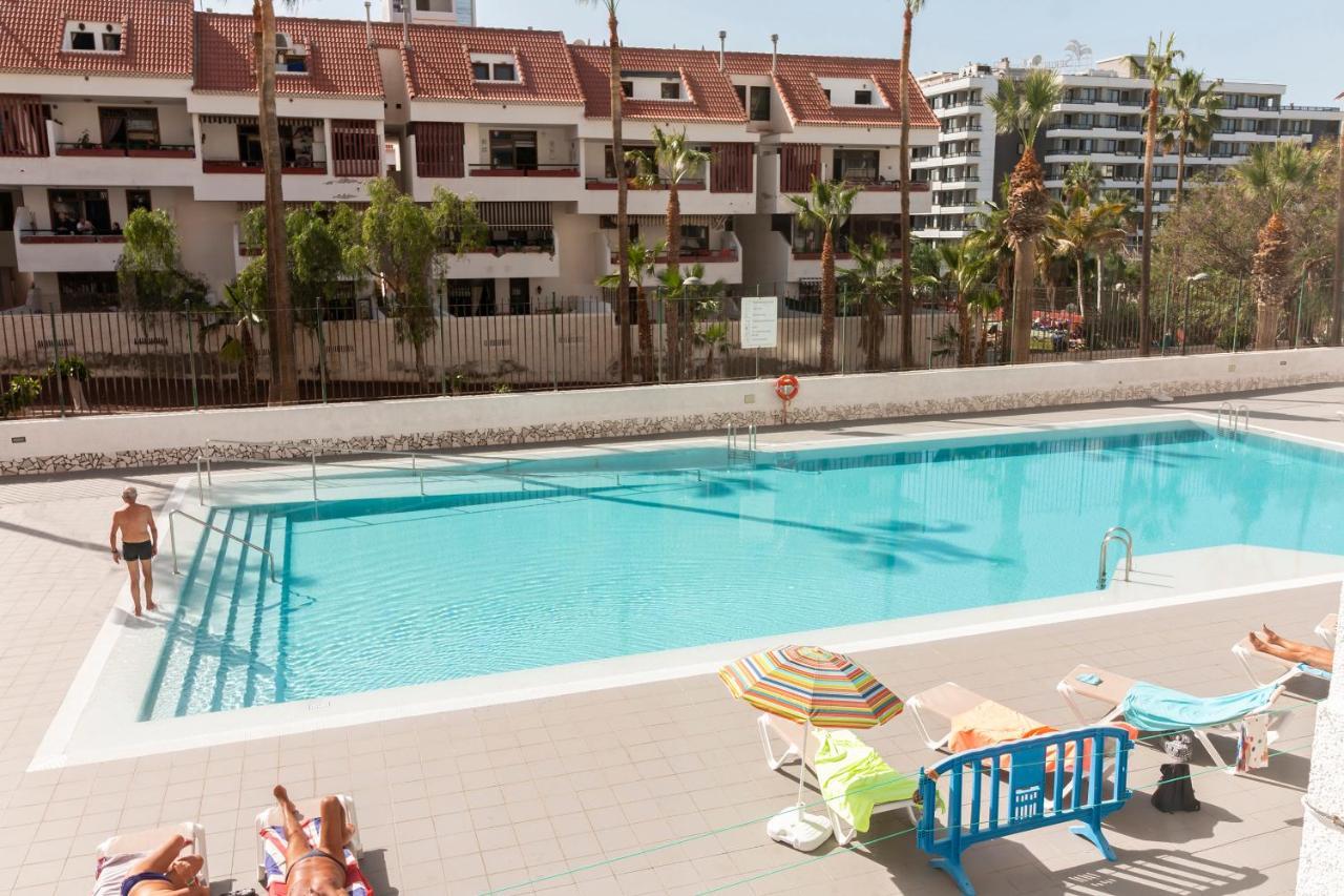 Homeforguest Modern And Recently Renovated Apartment In Arona Arona  Exterior photo