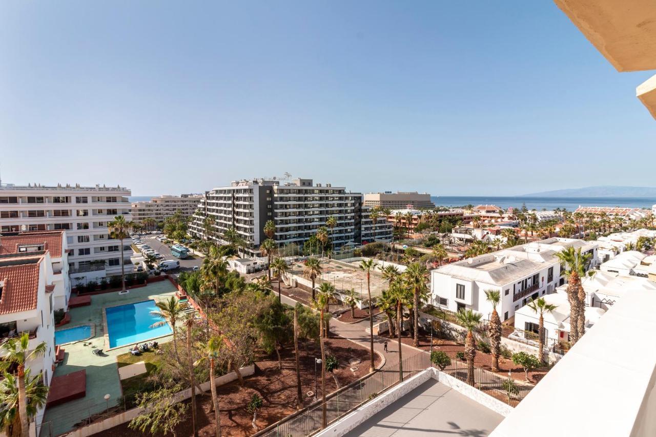 Homeforguest Modern And Recently Renovated Apartment In Arona Arona  Exterior photo