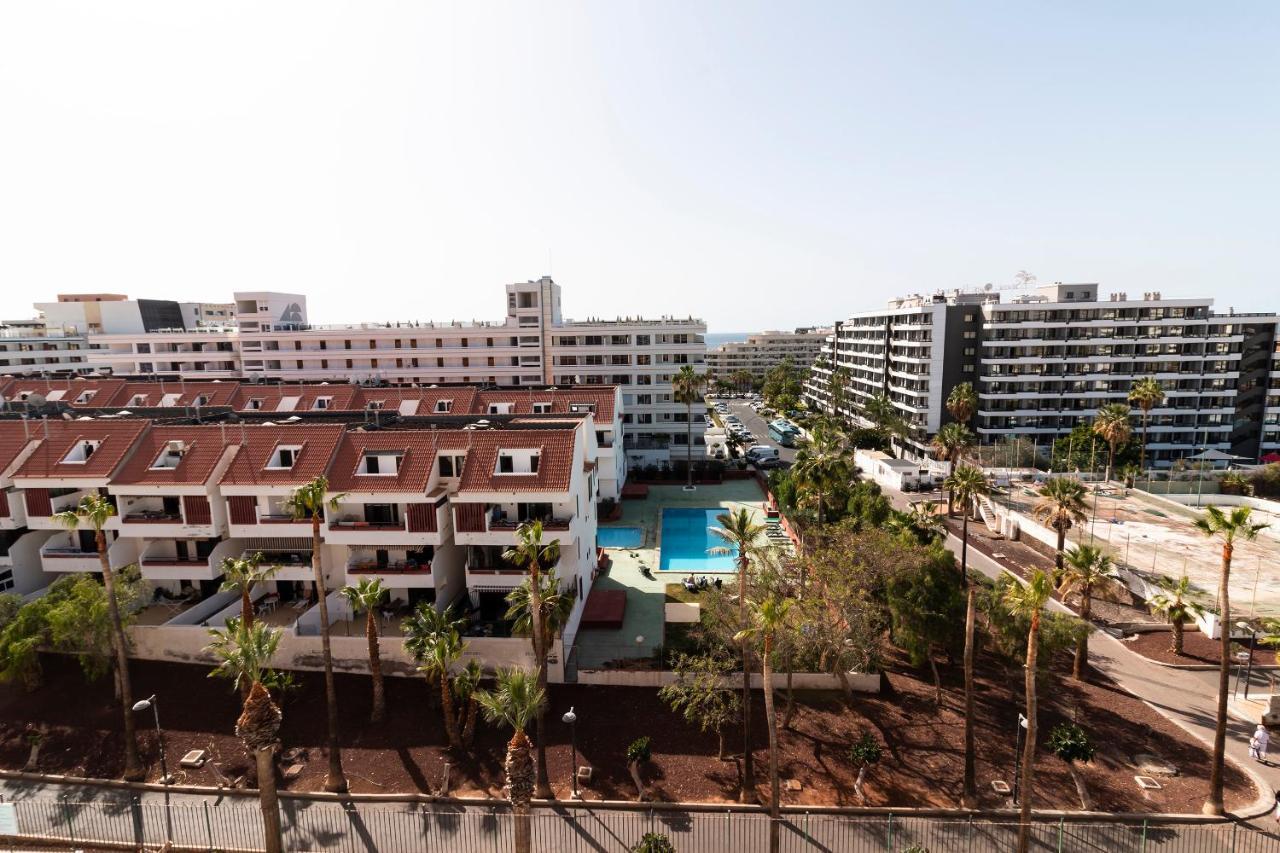 Homeforguest Modern And Recently Renovated Apartment In Arona Arona  Exterior photo